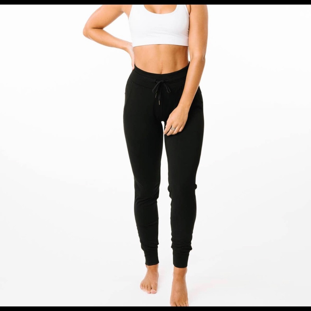 Zyia Ascend Black Joggers Size L
